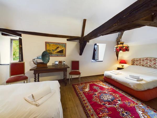 Une maison de maître unique avec maison d’amis, piscine et dépendances