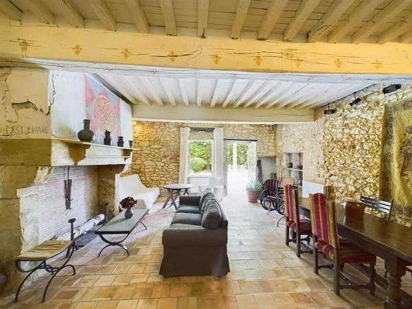 Une maison de maître unique avec maison d’amis, piscine et dépendances