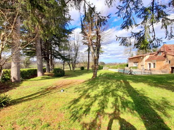 Une maison de maître unique avec maison d’amis, piscine et dépendances