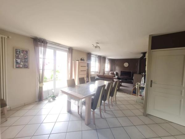 Charmant plain-pied de 90 m² à Saint-Jean-sur-Mayenne