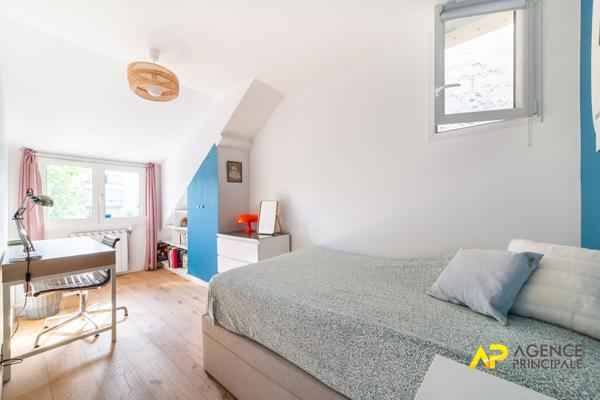 Maison d'exception des années 30 à La Garenne-Colombes, havre de paix ensoleillé 1 145 000 € **  - Référence  13413