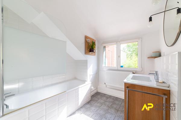 Maison d'exception des années 30 à La Garenne-Colombes, havre de paix ensoleillé 1 145 000 € **  - Référence  13413