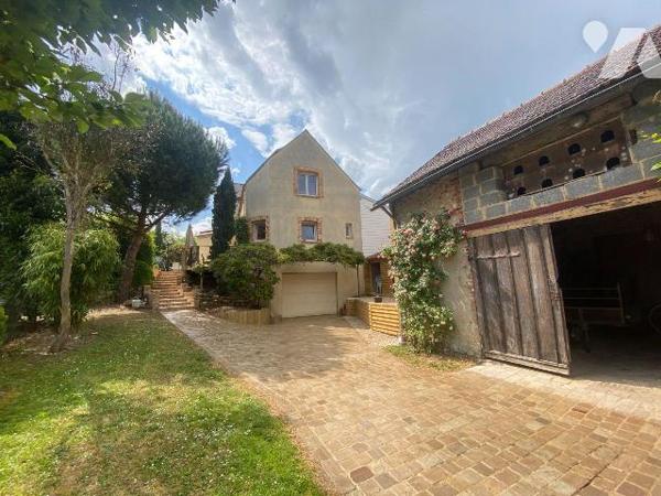 Commune de LEVES, agglo recherchée, 
Magnifique maison récente sur sous-sol total comprenant :...