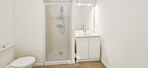 EYSINES - MERIGNAC  LES PINS - Appartement T2 de 44 m² avec terrasse couverte