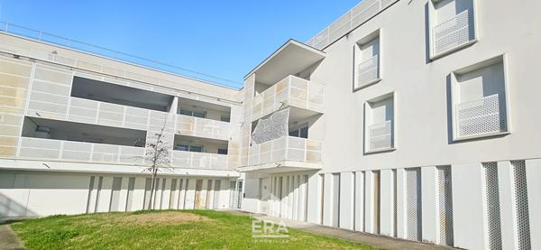 EYSINES - MERIGNAC  LES PINS - Appartement T2 de 44 m² avec terrasse couverte
