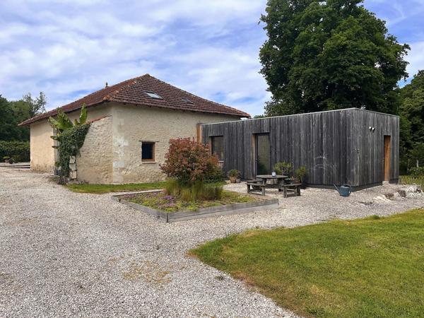 Charmante propriété avec plusieurs habitations dans le Périgord-Vert
