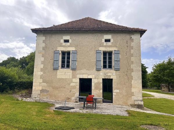 Charmante propriété avec plusieurs habitations dans le Périgord-Vert