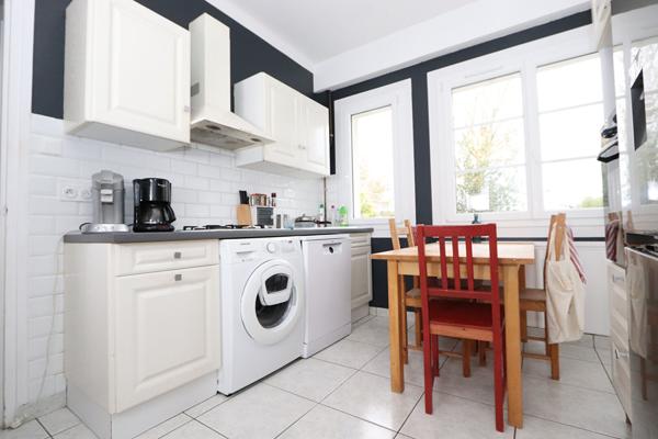 Appartement Saint Nazaire 4 pièce(s) 83,30 m² - 1er étage d'une résidence bien entretenue - Cave privative - Cour commune