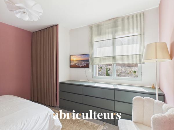 Belle maison de 2024 DPE A 120m2 3 chambres Jardin et piscine en centre-ville de Saint-Laurent-du-Var