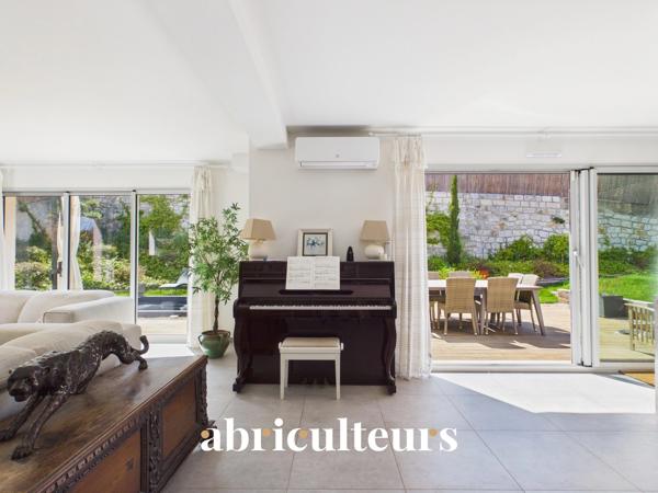 Belle maison de 2024 DPE A 120m2 3 chambres Jardin et piscine en centre-ville de Saint-Laurent-du-Var
