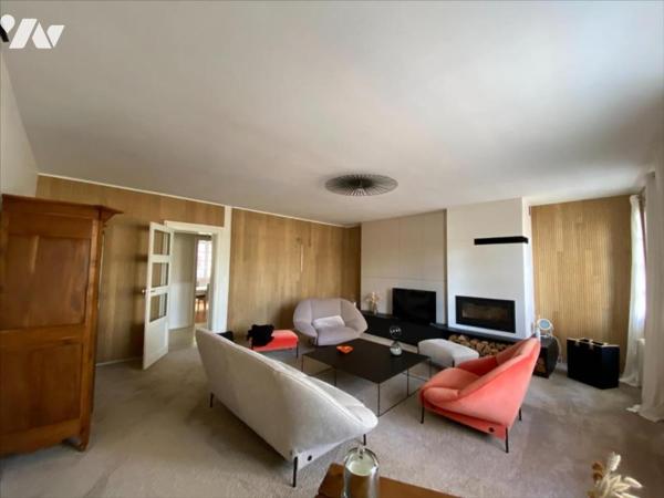 A VENDRE - MAISON DE CARACTERE - CENTRE VILLE - LAVA