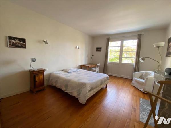 A VENDRE - MAISON DE CARACTERE - CENTRE VILLE - LAVA