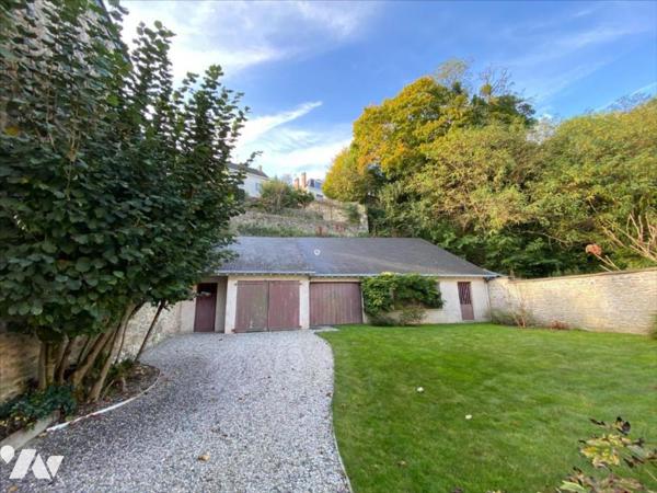 A VENDRE - MAISON DE CARACTERE - CENTRE VILLE - LAVA