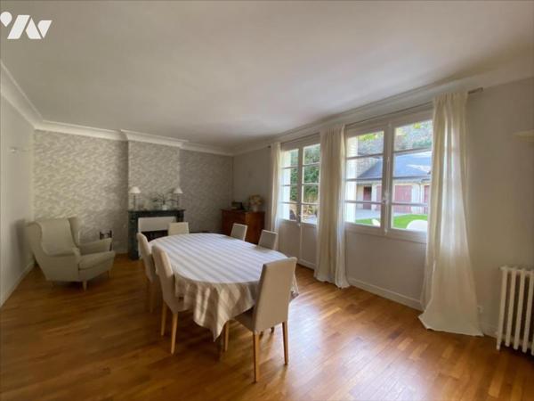 A VENDRE - MAISON DE CARACTERE - CENTRE VILLE - LAVA