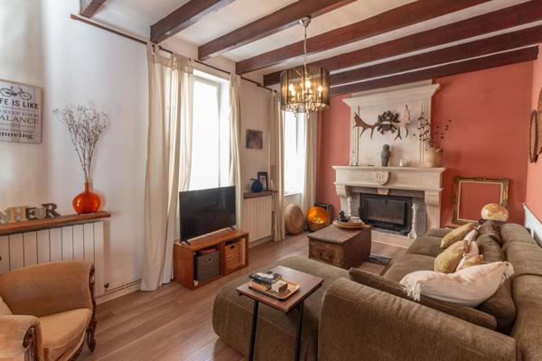 Maison Idéale pour la Famille avec Maison d'Amis, Jardins et Piscine Chauffée