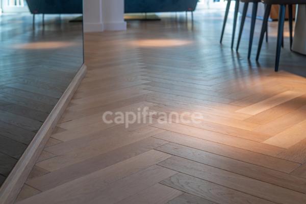 Une propriété de caractère, discrète et élégante, où le charme de la Belle Époque rencontre le confort d’une rénovation récente
