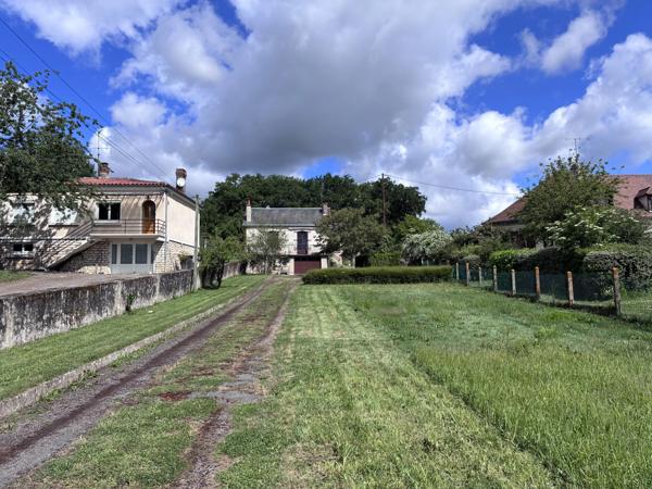 Jolie petite maison de village, à quelques pas des commodités du village