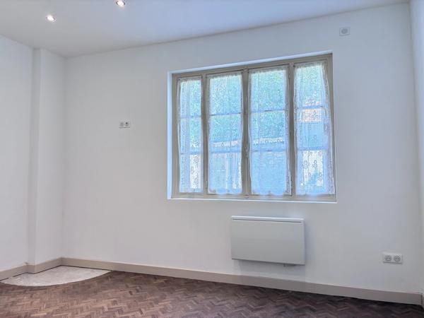 Jolie petite maison de village, à quelques pas des commodités du village