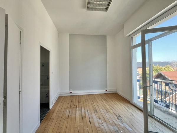 Immeuble à vendre |                                       Lourdes |                                            800 m²