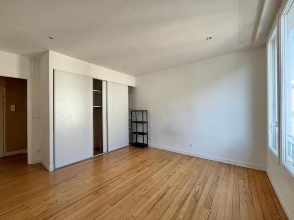 Immeuble à vendre |                                       Lourdes |                                            800 m²
