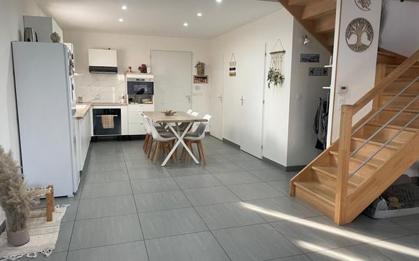 Maison à vendre    4 pièces •  Chavanoz