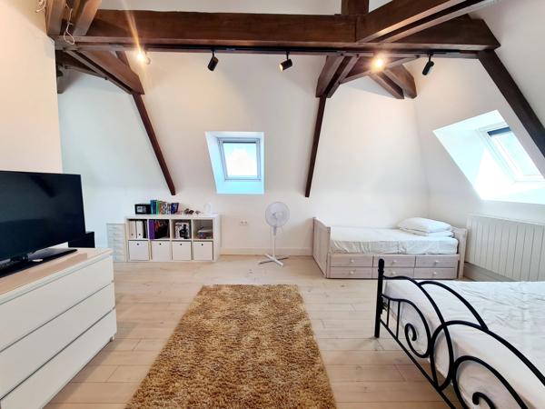 Spacieuse Maison de 5 Chambres avec Piscine et Jardin