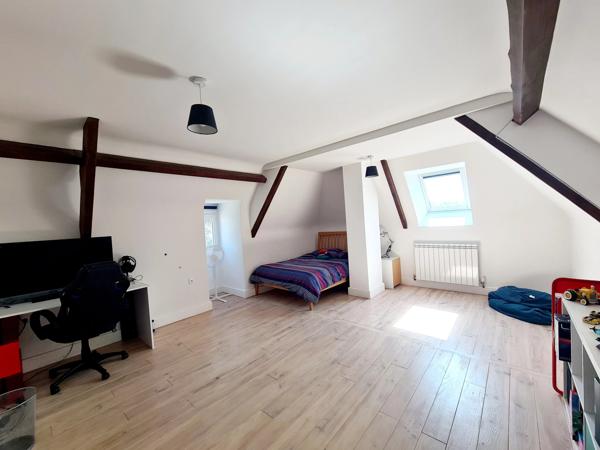 Spacieuse Maison de 5 Chambres avec Piscine et Jardin