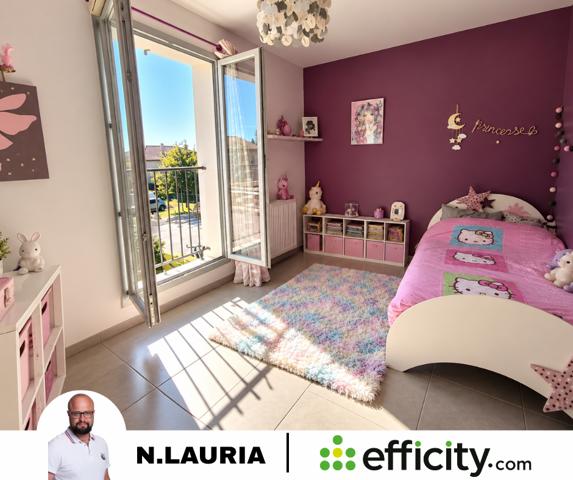 Maison
         4 pièces
        - 90 m² 330 000 € *
