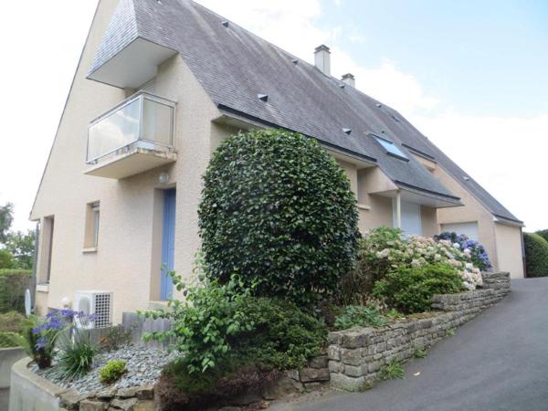 VIRE NORMANDIE, UNE MAISON CONTEMPORAINE spacieuse et lumineuse