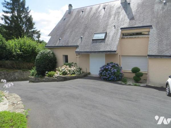 VIRE NORMANDIE, UNE MAISON CONTEMPORAINE spacieuse et lumineuse