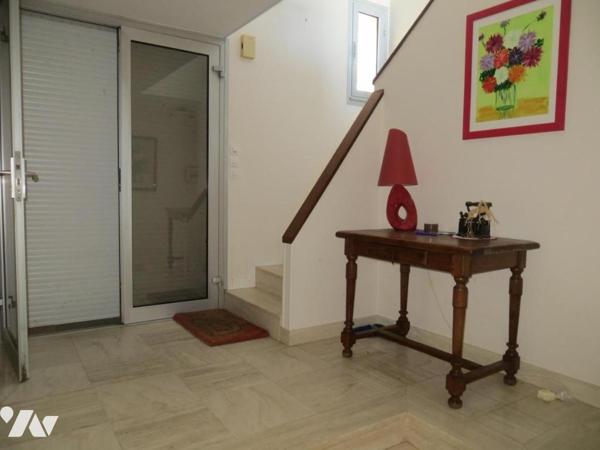 VIRE NORMANDIE, UNE MAISON CONTEMPORAINE spacieuse et lumineuse