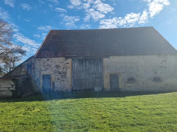Ancien corps de ferme sur plus d’un hectare !