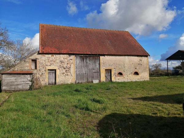 Ancien corps de ferme sur plus d’un hectare !