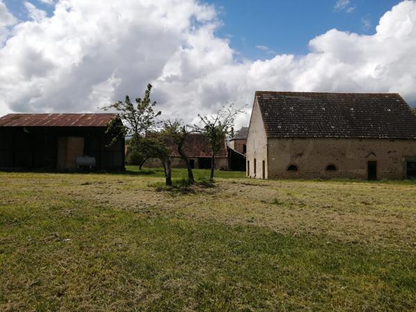 Ancien corps de ferme sur plus d’un hectare !