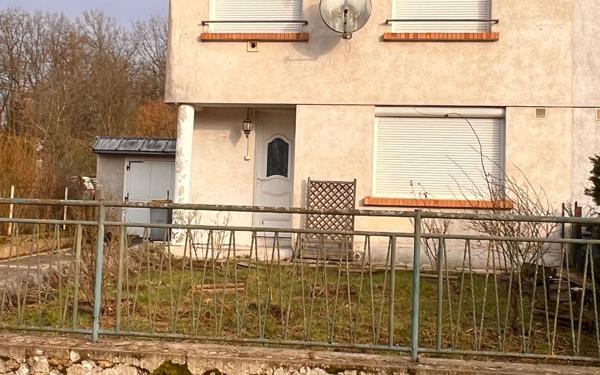 Maison à vendre    5 pièces •  Montreuil-aux-Lions