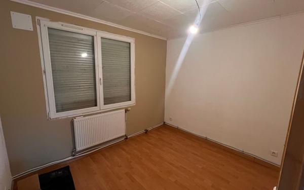 Maison à vendre    5 pièces •  Montreuil-aux-Lions