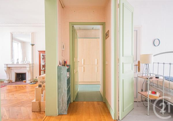 Appartement F4 à vendre  4 pièces - 73,25 m 2   PARIS  - 75010