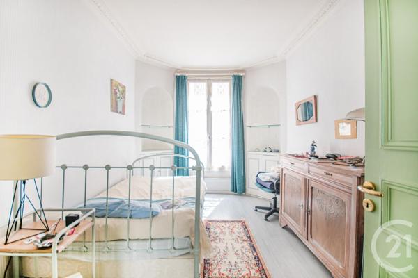 Appartement F4 à vendre  4 pièces - 73,25 m 2   PARIS  - 75010