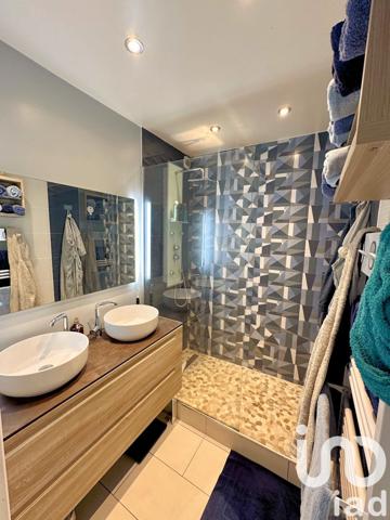 Maison à vendre 7 pièces 142 m² Le Perray-en-Yvelines