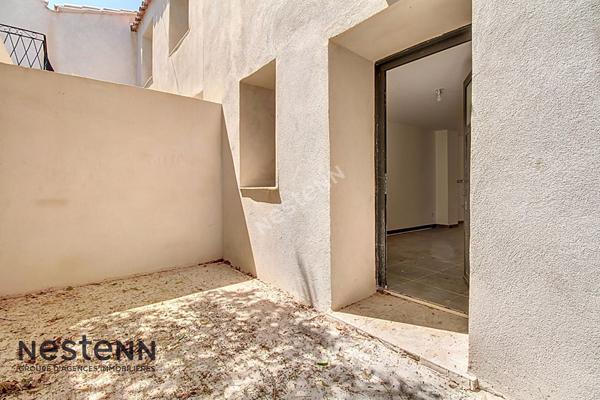 Maison de village Velaux 3 pièces 60 m2 avec cours rénovée