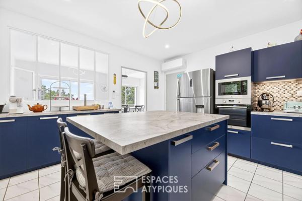 Maison d’architecte des années 80 au coeur d’un parc de 2,8 hectares