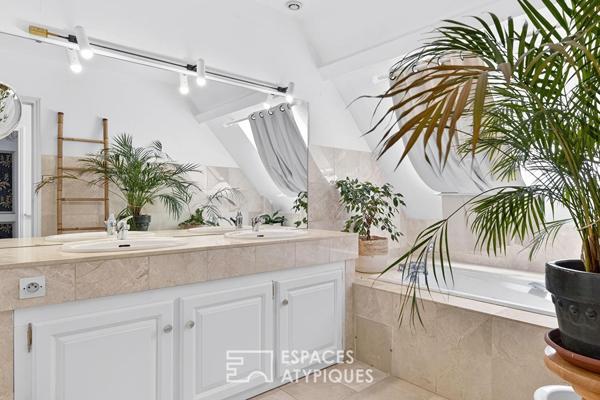 Maison d’architecte des années 80 au coeur d’un parc de 2,8 hectares