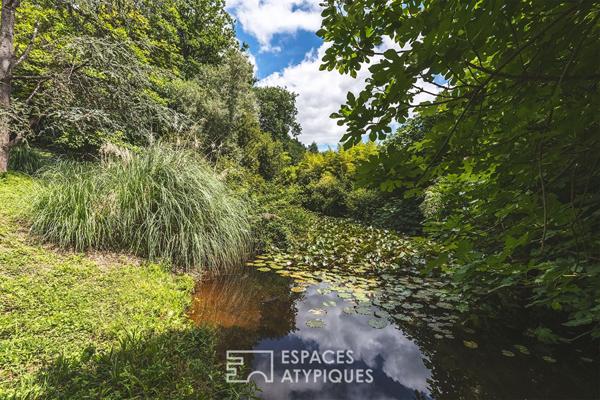 Maison d’architecte des années 80 au coeur d’un parc de 2,8 hectares