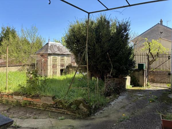 Grande maison de ville / opportunité d'investissement !