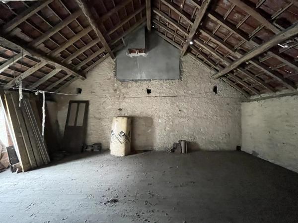Grande maison de ville / opportunité d'investissement !