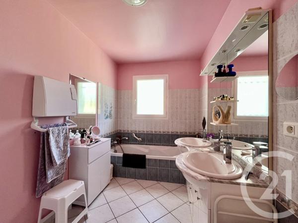 Maison à vendre  4 pièces - 119,08 m 2   ST PIERRE D OLERON  - 17