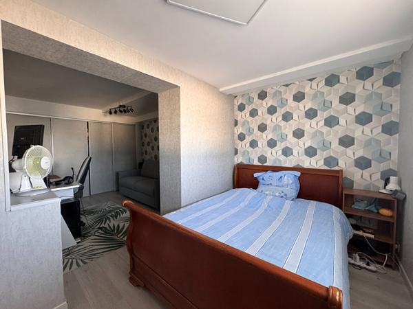 A VENDRE MAISON FAMILLIALE DE 5  CHAMBRES AVEC GRAND TERRAIN AUX PORTES DE PERIGUEUX.