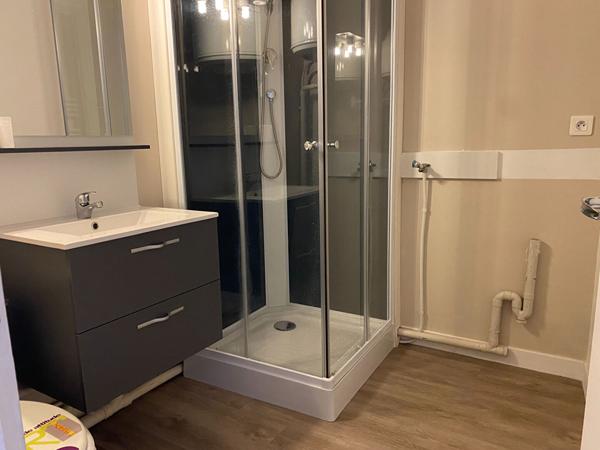 Studio au 1er étage au centre de NIORT