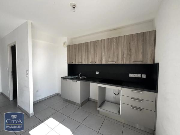 Appartement à louer 3 pièces 59.95m² Bouc-Bel-Air (13320)