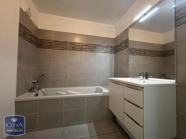 Appartement à louer 3 pièces 59.95m² Bouc-Bel-Air (13320)